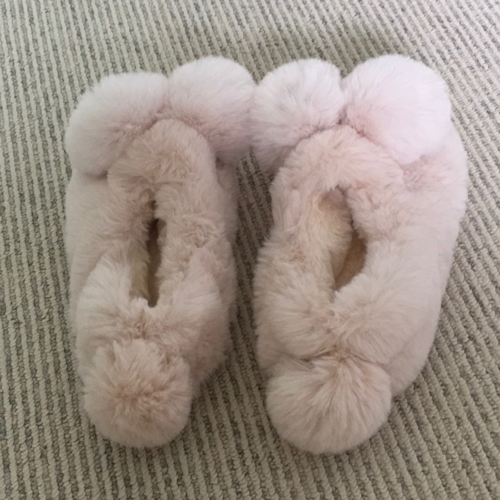Super soft Anthropologie bunny slippers 7 new! - Picture 4 of 6